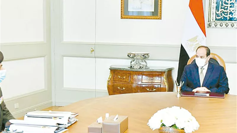السيسي يوجه بتوفير الموارد المالية للشركات المدنية المنفذة للمشروعات القومية