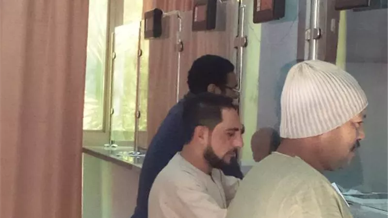 رئيس مركز القرنة بالأقصر يتابع تلقي طلبات التصالح في المراكز التكنولوجية أيام الأجازات.صور