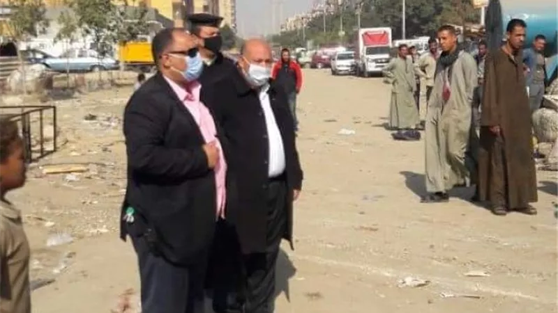 رئيس حى المعصرة: سنتصدى للمخالفين ونزيل التعديات والاشغالات فى الميادين.. بالصور