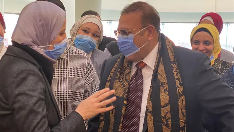 حسن راتب فى لقائه مع طلاب وأعضاء هيئة تدريس جامعة سيناء: الجامعة قدمت منح بـ 85 مليون جنيه