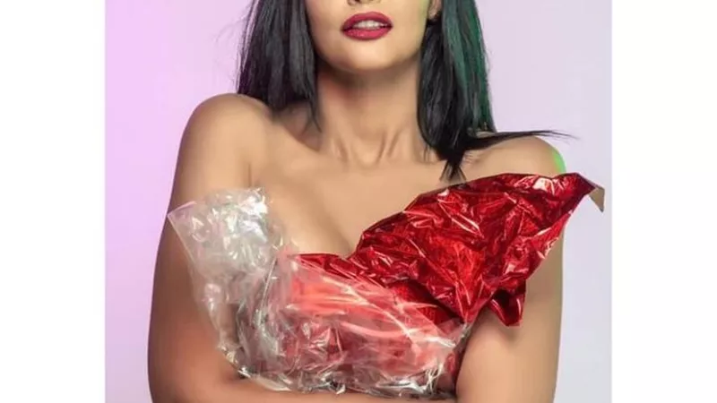 مروة الأزلى تخطف الأنظار وتعلق : 