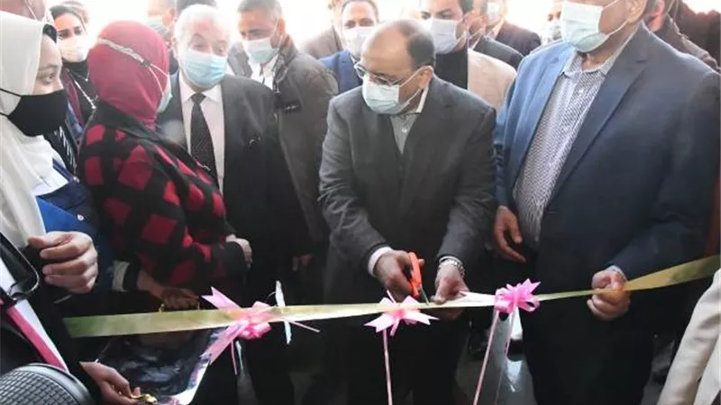 وزير التنمية المحلية ومحافظ البحيرة يفتتحان مدرسة وادي النطرون الثانوية الزراعية ومبنى الإدارة التعليمية.صور