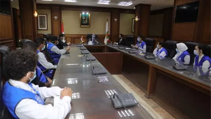 نائب محافظ سوهاج يلتقى مجموعة من شباب مبادرة 