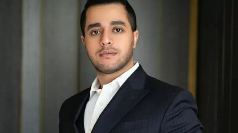 كريم المشد ينتظر عرض برنامجه الجديد عن فوائد وعيوب الإنترنت