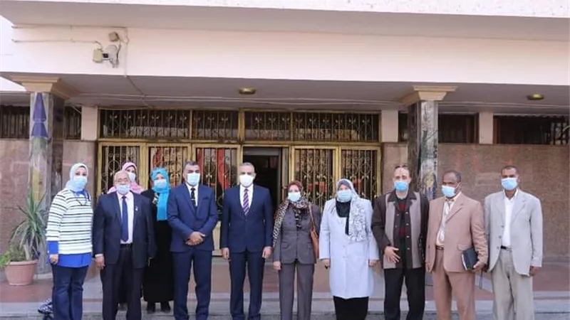 محافظ سوهاج يكرم 24 طالب وطالبة من حفظة القرآن الكريم