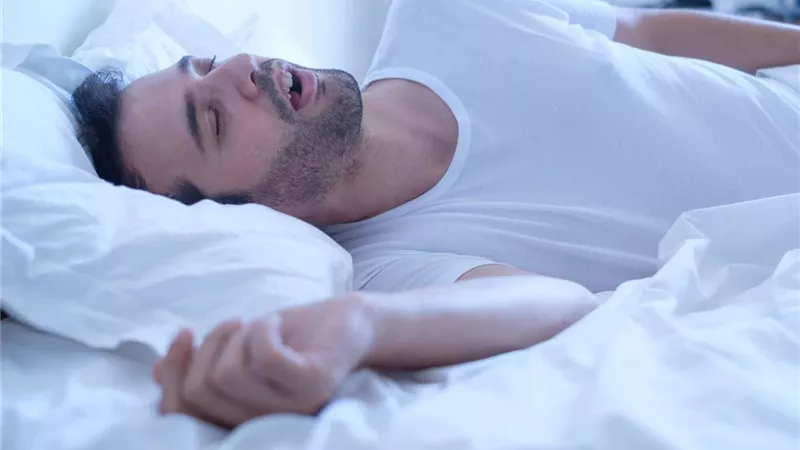 توقف التنفس أثناء النوم مؤشر لبداية مرض خطير