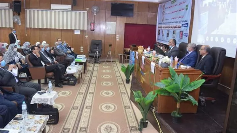الملتقي التربوي بجامعة سوهاج يناقش تحديات وواقع التعليم في ضوء الثورة الصناعية الرابعة