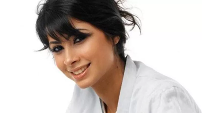 بجمبسوت أسود.. روبى تخطف القلوب.. صور