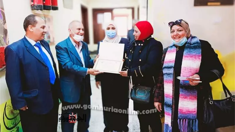 تكريم مدير مدرسة بيلا الثانوية بنات الجديدة