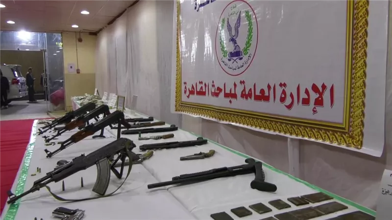أمن العاصمة يضرب أوكار المخدرات وورش السلاح الهاربين من الأحكام .. صور