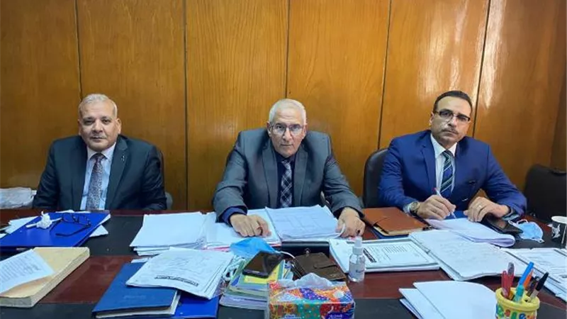 الأب تحول لذئب بشري ..طلق زوجته وهتك عرض طفلته