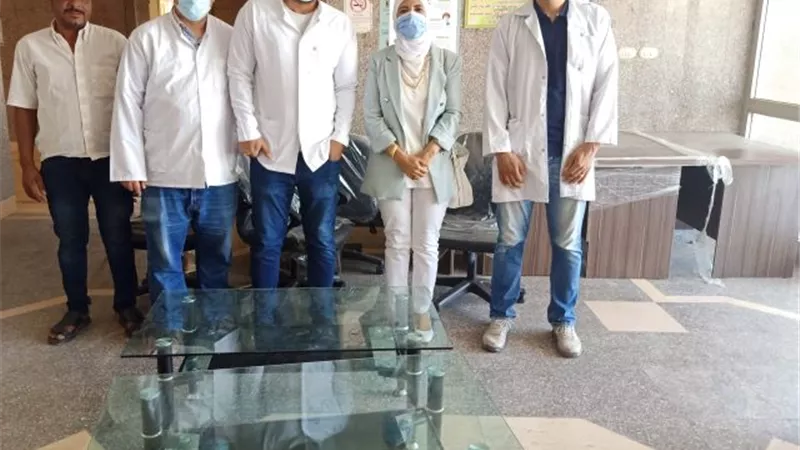 جهاز بدر يدعم المراكز الطبية بأثاث مكتبى لتحسين وزيادة الخدمات الصحية فى المدينة.. بالصور