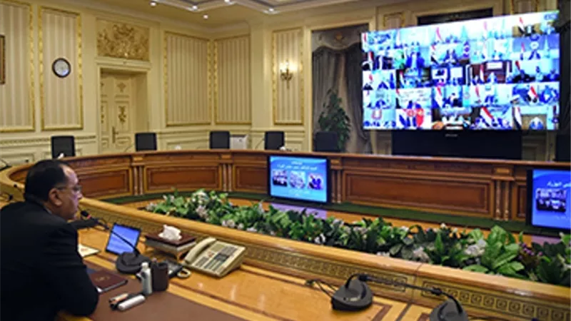 بدء اجتماع مجلس المحافظين برئاسة رئيس الوزراء عبر الفيديو كونفرانس