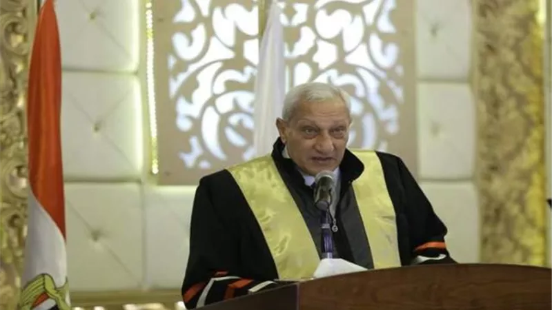 المستشار عماد عبد العزيز: الزمالك ببطولاته وتاريخه سيتجاوز اى أزمة