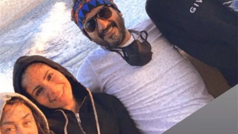 احمد حلمى ومنى زكى برفقة ياسمين عبد العزيز فى على متن يخت.. فيديو