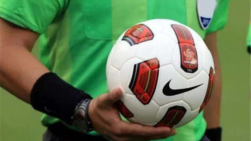 تعرف على حكم مواجهة الأهلى أمام زعيم الثغر اليوم فى الدورى