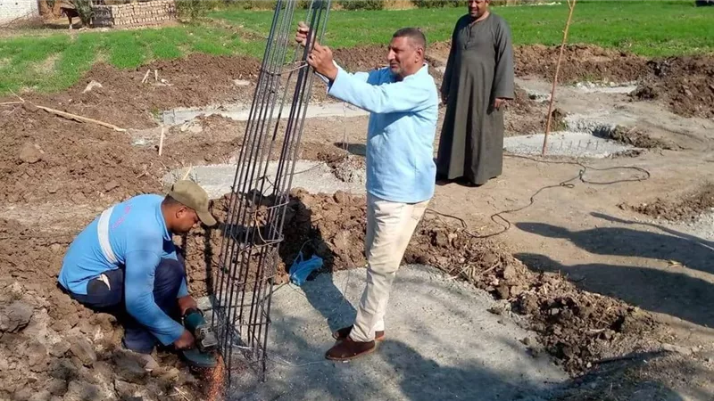 إزالة 6 حالات تعدٍ بالبناء على الأراضى بأرمنت جنوب غرب الأقصر
