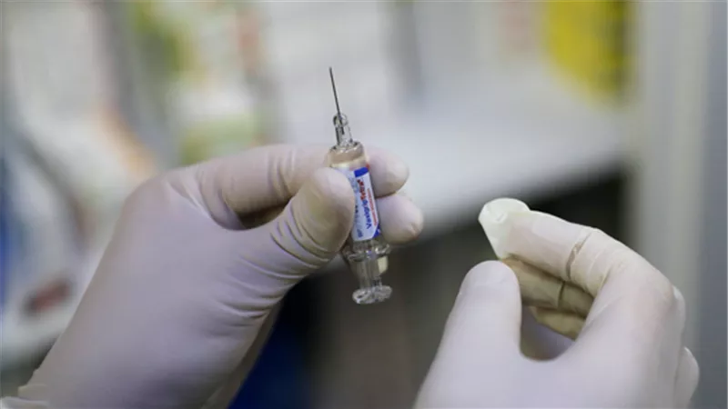 وفاة مسن إسرائيلى عقب تطعيمه بلقاح ضد فيروس كورونا
