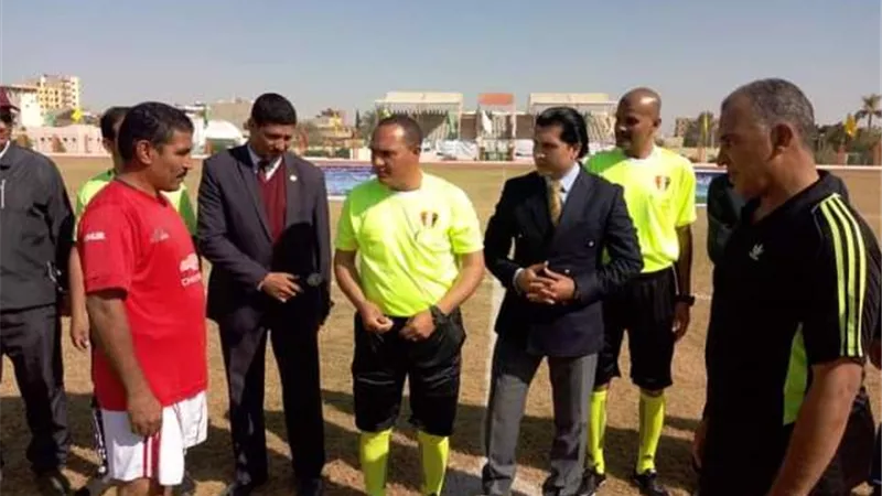 أحمد سمير يطلق اول مباراة رسمية للمينى فوتبول بالوادى الجديد