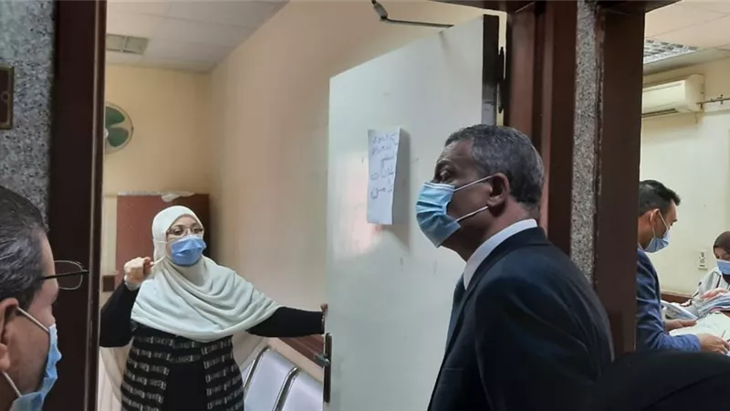 جولة مفاجئه لرئيس فرع التأمين الصحى ببنى سويف