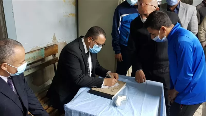 نائب رئيس جامعة أسيوط يتفقد الأحوال المعيشية لطلاب المدينة الجامعية