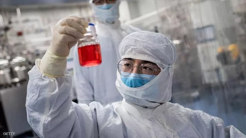 سفير الصين: لقاح كورونا لم تظهر له أعراض سلبية.. ونحرص على توافره بجميع الدول