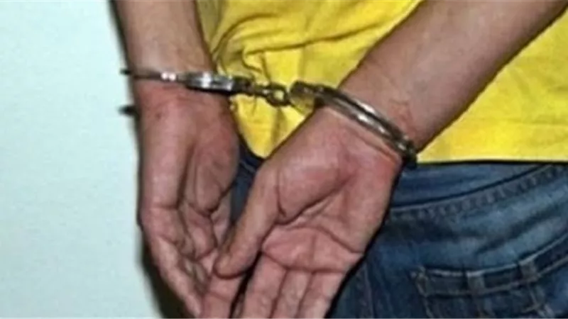 نجاره يعتدى على 