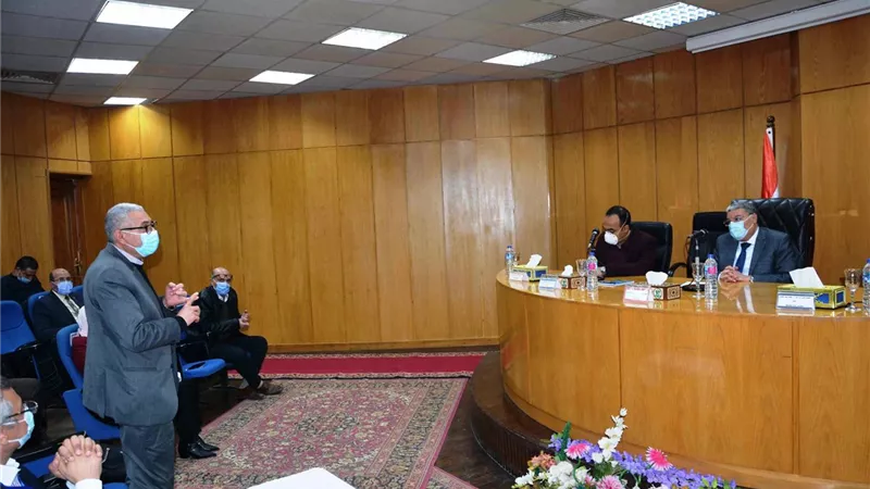 محافظ المنيا : 16 مستشفى بالمحافظة جاهزة لاستقبال حالات كورونا