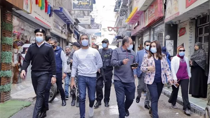 محافظ دمياط يتابع الموقف التنفيذى لحملات رفع الإشغالات بالشوارع