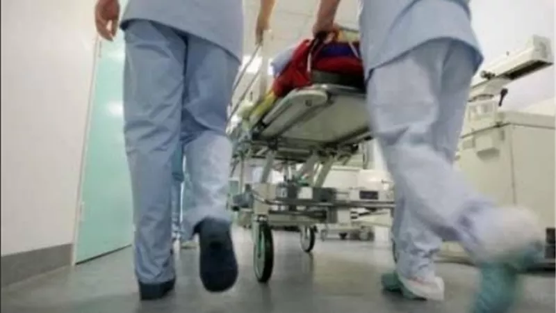 بتر أصابع نجار موبيليا اثناء عمله على منشار كهربائى بالدقهلية
