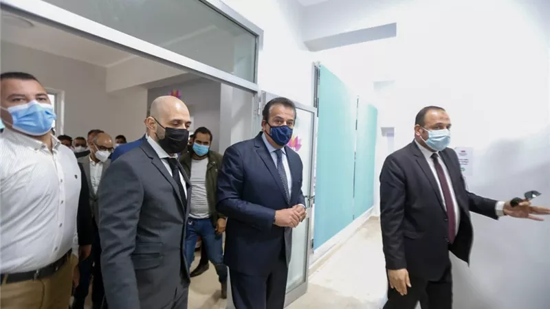 وزير التعليم العالي خالد عبد الغفار يفتتح دار عزل مستشفى سعاد كفافى الجامعى