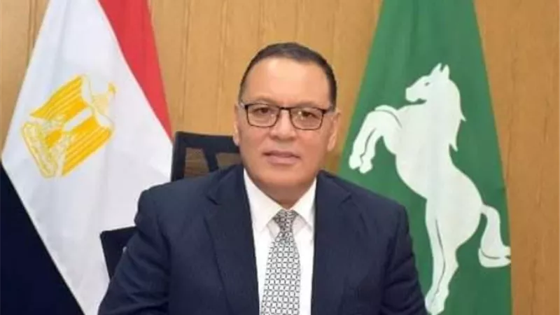 مساعدات مالية ومعاشات تكافل وكرامة للفئات الأولى بالرعاية خلال اللقاء الأسبوعي مع المواطنين