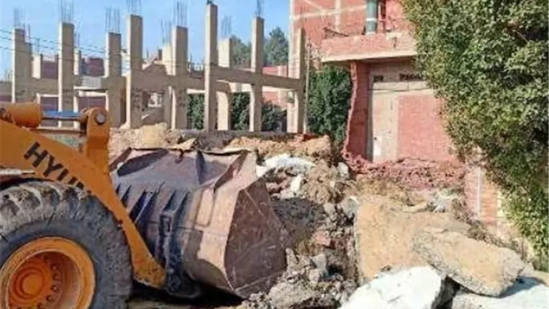 ازالة ٤ حالات تعدي علي الأرض الزراعية فى المهد بمراكز الزقازيق وفاقوس وديرب نجم