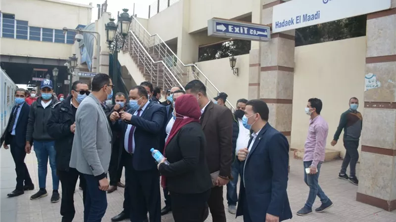 تحرير ١٤٧٢ محضر عدم ارتداء الكمامة في حملة بمحطات المترو اليوم