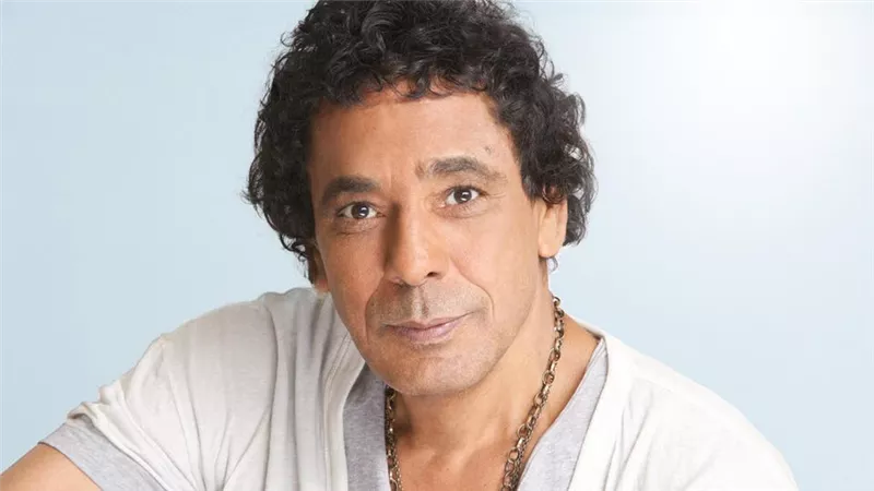 محمد منير يدخل العام الجديد من 
