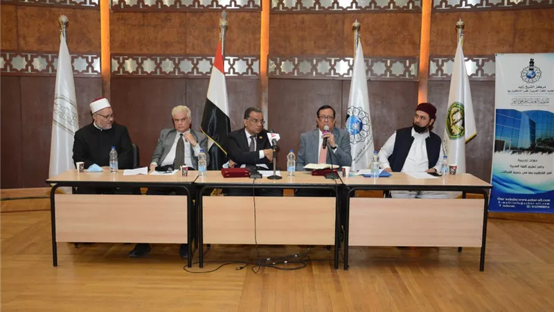 مسلم يؤكد على أهمية التجربة المصرية في التعامل مع الإرهاب