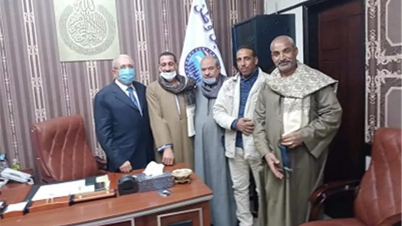 أمين مستقبل وطن أسيوط يلتقي عمدة ومشايخ قرية بني طالب مركز الفتح