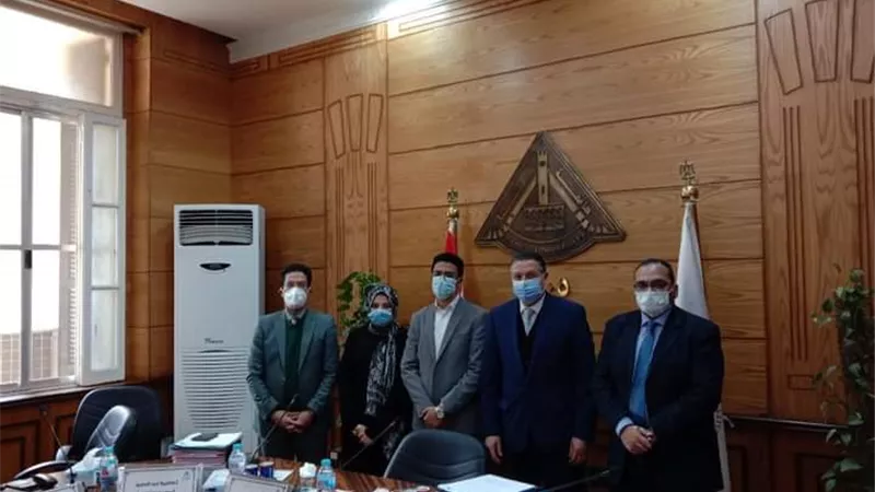 رئيس جامعة بنها يهنئ 