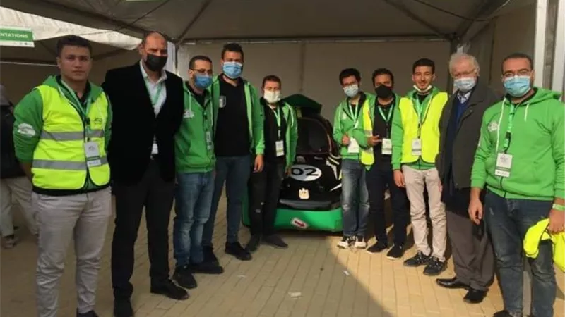 طلاب الجامعة المصرية الروسية يشاركون فى رالى السيارات الكهربائية للعام الثالث.. بالصور