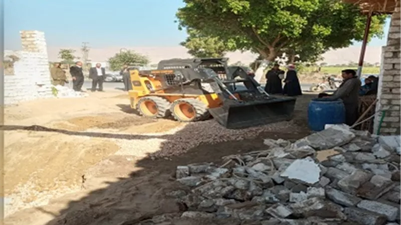 إزالة حالة تعدى فى المهد بإسنا جنوب الأقصر