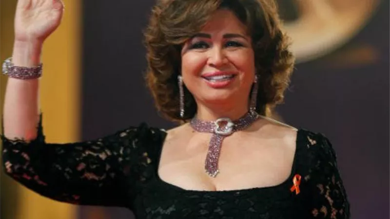 إلهام شاهين تحتفل بطرح 