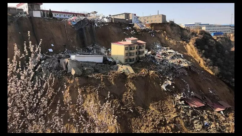 الشرطة النرويجية: إصابة 10 أشخاص و21 مفقودا جراء إنهيار أرضى جنوب البلاد