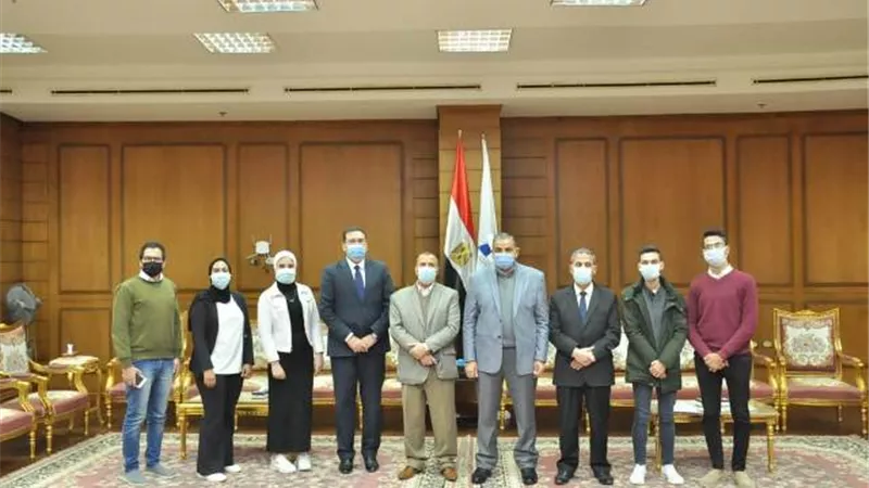 رئيس جامعة كفرالشيخ يلتقي أعضاء مجلس اتحاد الطلاب