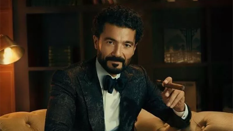 شاهد .. النجم خالد النبوى يودع 2020 بإطلالة أنيقة وكلمات مؤثرة