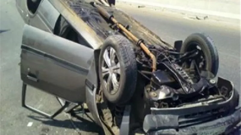 انقلاب سيارة يودى بحياة طالبين واصابة 3