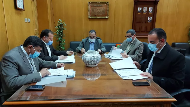 لجنة قيادات جامعة بنها تستقبل المتقدمين للوظائف الإشرافية