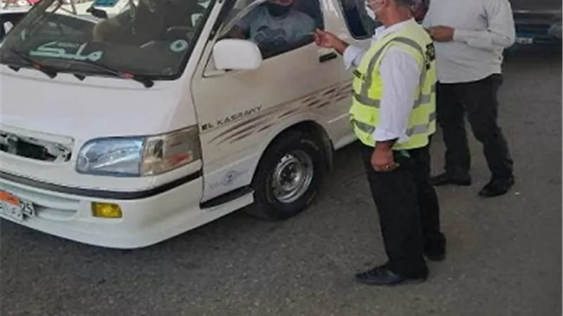 ضبط 98 سائقا بالشرقية لعدم التزامهم بإرتداء الكمامات