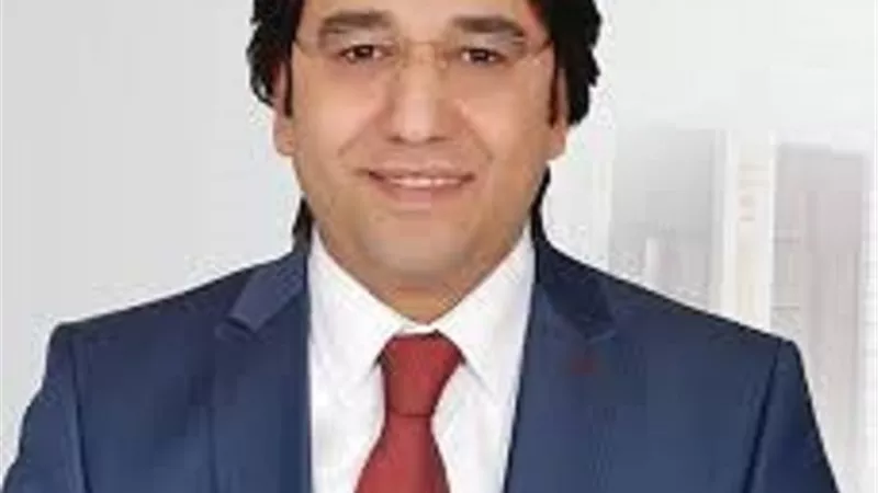 النائب أيمن محسب يهنئ المصريين بأعياد الميلاد ويحذر من التهاون فى الالتزام بإجراءات كورونا