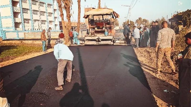 محافظ أسيوط: انتهاء رصف طريق الشيخ عون الله بالقوصية بطول 1.1 كم..صور