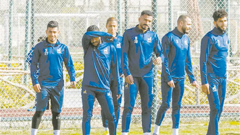 الأهلي بتشكيل اضطراري يواجه وادي دجلة